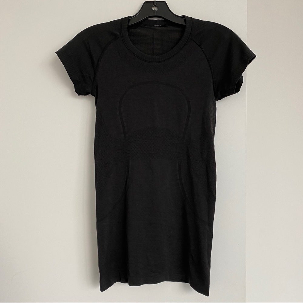 NWOT Lululemon Black T-shirt Sz4
